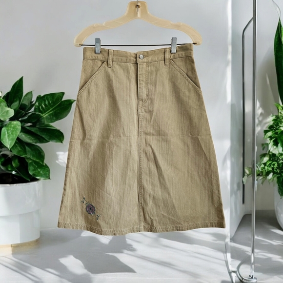 Cabela's By Dick Idol Embroidered Women's Skirt - Picture 1 of 11